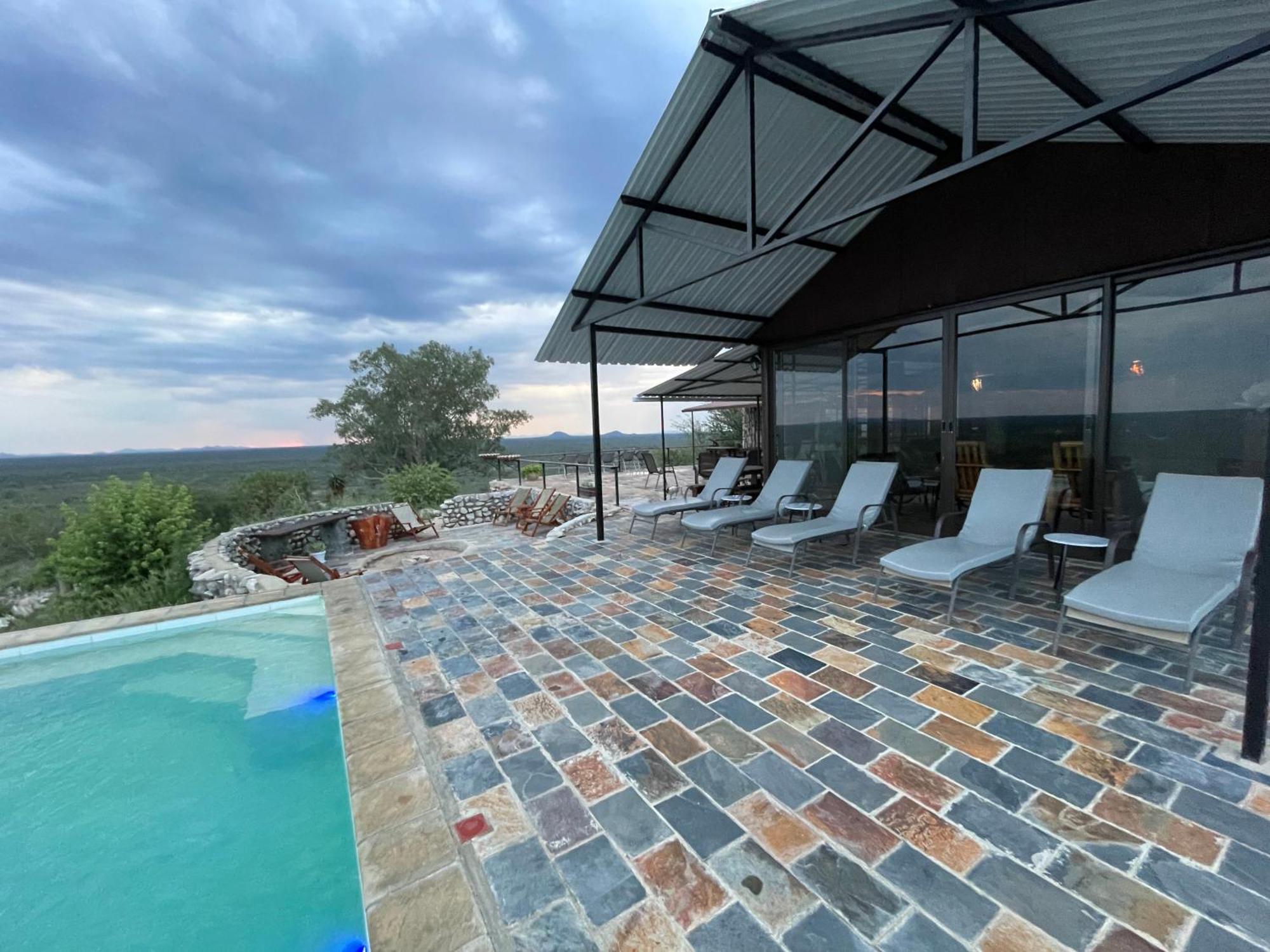 Aloegrove Safari Lodge Otjiwarongo Exterior foto